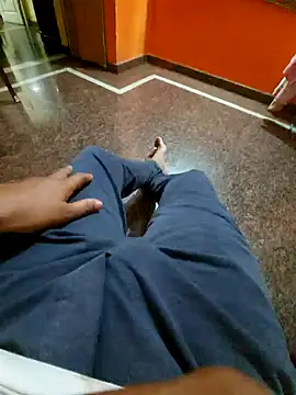 Stripkomal online show from September 24, 2025, 4:13 pm