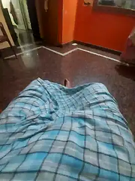 Stripkomal online show from November 5, 2025, 4:32 pm