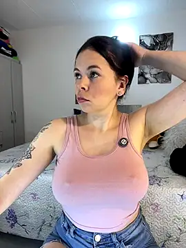 Snapshot of carolina16love chatting on November 8, 2025, 9:18 pm carolina16love online show from November 8, 2025, 9:18 pm