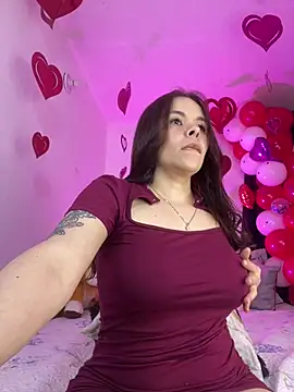 carolina16love online show from February 12, 2025, 2:45 am