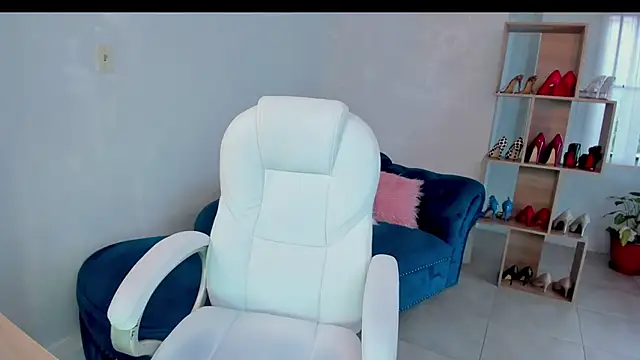 MissRhodes1 online show from January 13, 2026, 8:02 pm