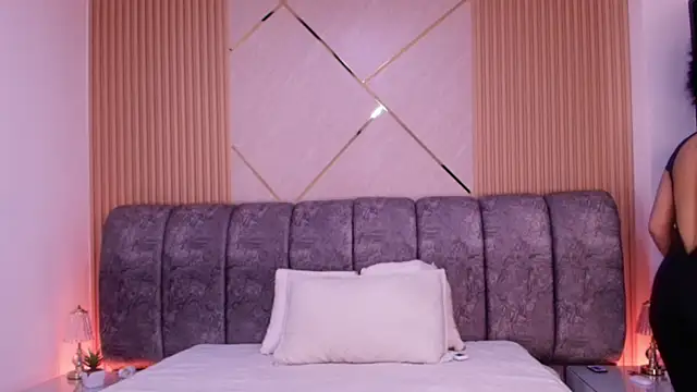 naia blessed online show from February 10, 2026, 7:13 pm