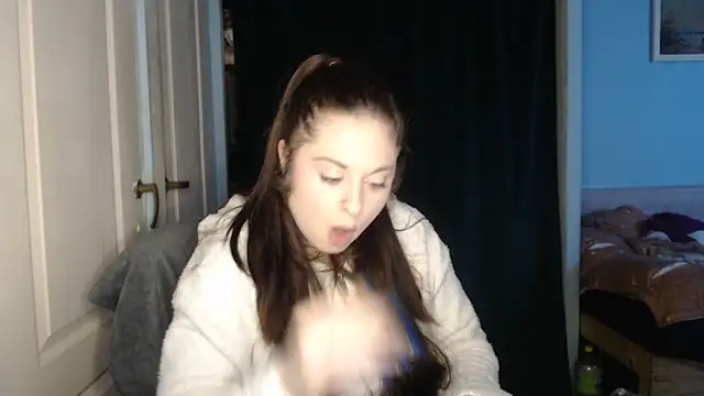 ryhhnnagold99 online show from March 5, 2026, 7:32 pm