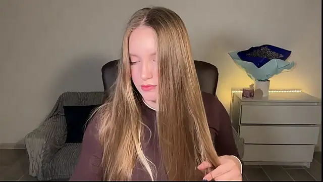 Snapshot of EvaMaddison chatting on May 8, 2026, 6:45 pm EvaMaddison online show from May 8, 2026, 6:45 pm