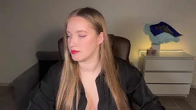 EvaMaddison online show from July 21, 2026, 10:33 pm