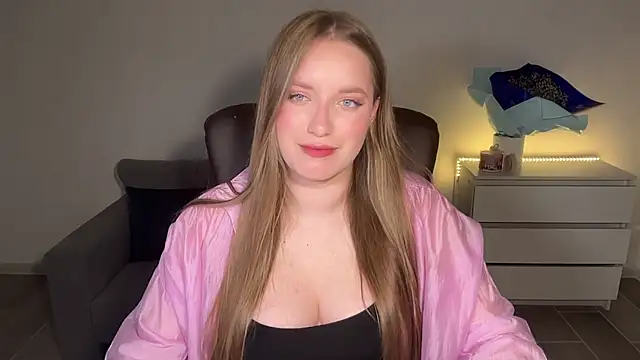 EvaMaddison online show from July 19, 2026, 10:17 pm