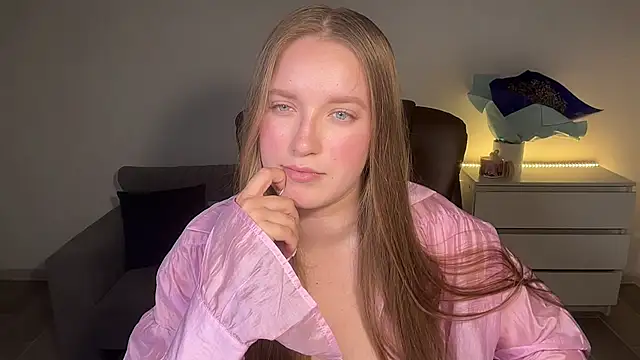 EvaMaddison online show from July 12, 2026, 7:15 pm