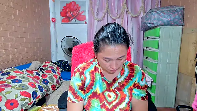 M e c e l online show from February 26, 2025, 8:58 pm