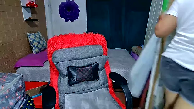 M e c e l online show from March 12, 2026, 10:03 pm