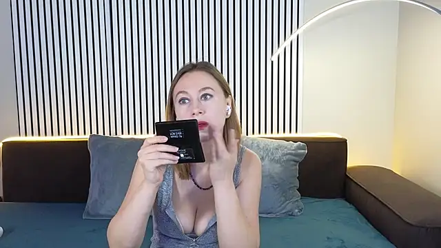 BrookeEvans online show from March 19, 2025, 12:59 am