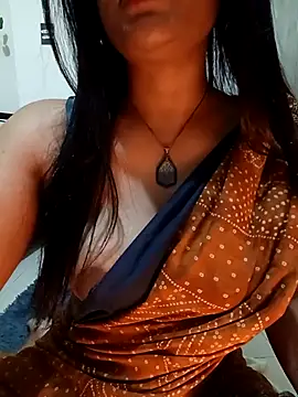 RadhaBabe online show from February 16, 2026, 12:59 pm