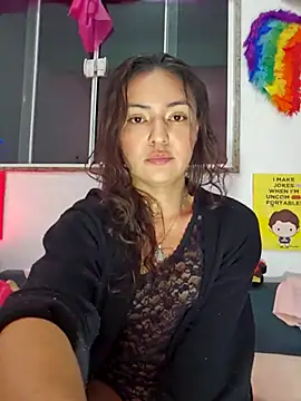 DaniCavalera online show from September 24, 2025, 6:53 am