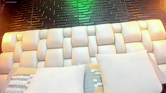 Salo Heaven online show from November 28, 2025, 1:55 pm