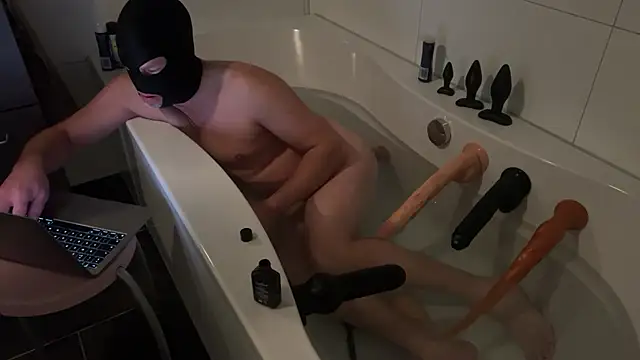 jimmi xxl online show from December 18, 2024, 8:31 am