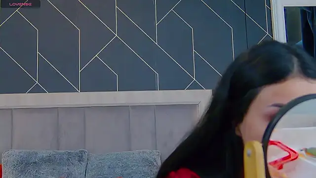 Snapshot of EmyLaveau chatting on February 18, 2026, 6:22 am EmyLaveau online show from February 18, 2026, 6:22 am