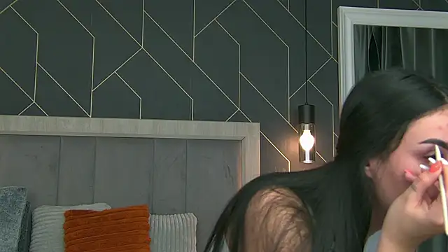 EmyLaveau online show from April 1, 2026, 5:09 am