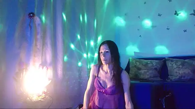 ElysaSun online show from November 19, 2025, 6:52 pm