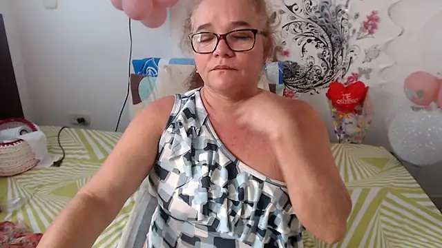 Snapshot of selenax2023 chatting on February 25, 2025, 2:04 pm selenax2023 online show from February 25, 2025, 2:04 pm