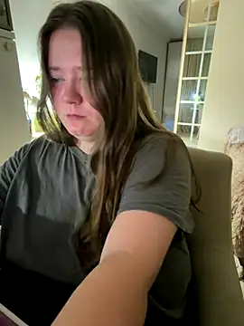 Snapshot of remirann_ chatting on October 13, 2025, 8:43 pm remirann online show from October 13, 2025, 8:43 pm