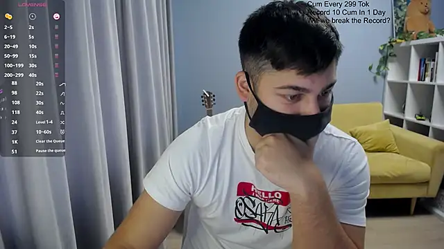 Snapshot of Tomguys chatting on November 22, 2025, 7:29 am Tomguys online show from November 22, 2025, 7:29 am