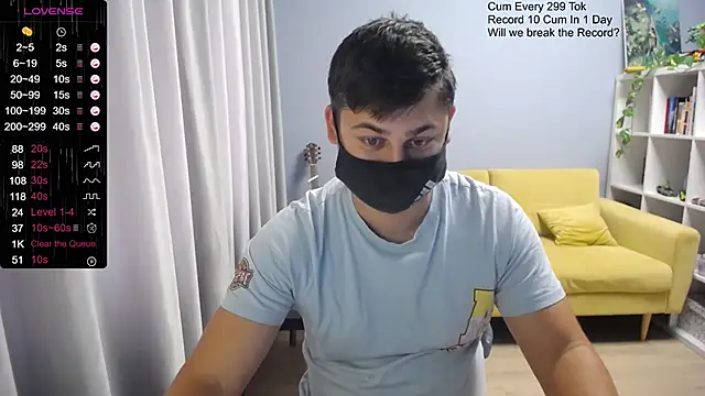 Snapshot of Tomguys chatting on October 21, 2025, 8:36 am Tomguys online show from October 21, 2025, 8:36 am