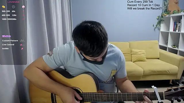 Snapshot of Tomguys chatting on November 16, 2025, 8:41 am Tomguys online show from November 16, 2025, 8:41 am