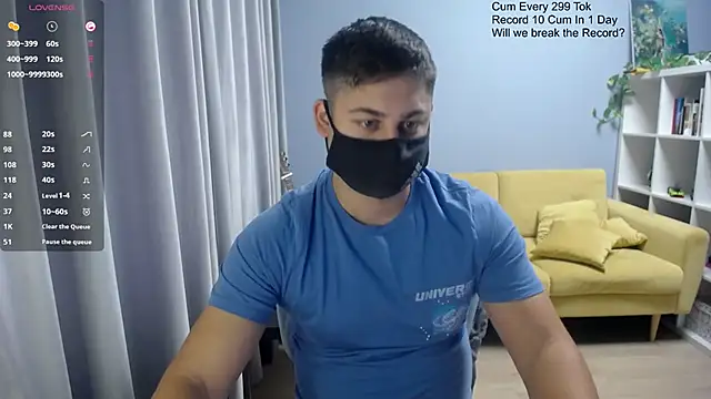 Snapshot of Tomguys chatting on November 15, 2025, 8:29 am Tomguys online show from November 15, 2025, 8:29 am