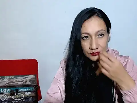 kendrasub online show from December 3, 2025, 4:35 am