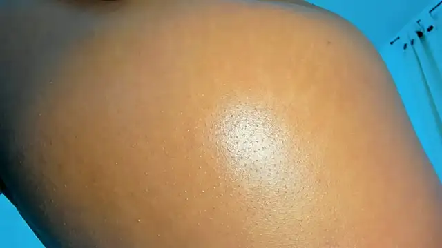 Snapshot of rosaaliiaa1 chatting on March 3, 2025, 2:33 am rosaaliiaa1 online show from March 3, 2025, 2:33 am