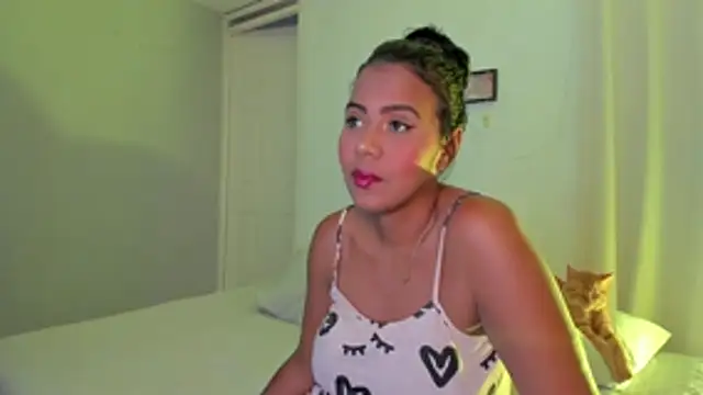 Snapshot of rosaaliiaa1 chatting on October 28, 2025, 9:03 pm rosaaliiaa1 online show from October 28, 2025, 9:03 pm