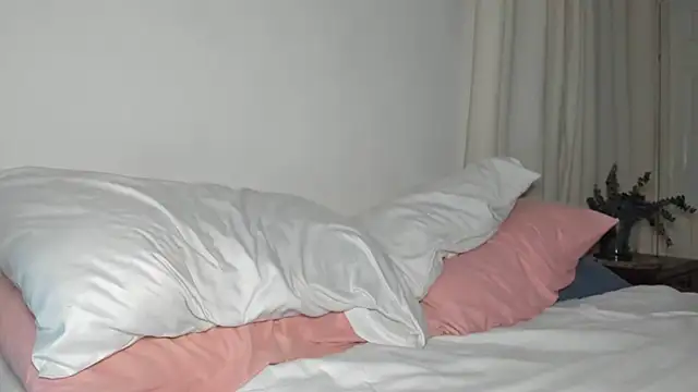 Snapshot of rosaaliiaa1 chatting on March 5, 2025, 3:29 am rosaaliiaa1 online show from March 5, 2025, 3:29 am