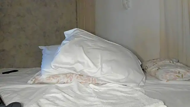 Snapshot of rosaaliiaa1 chatting on March 11, 2025, 12:33 am rosaaliiaa1 online show from March 11, 2025, 12:33 am