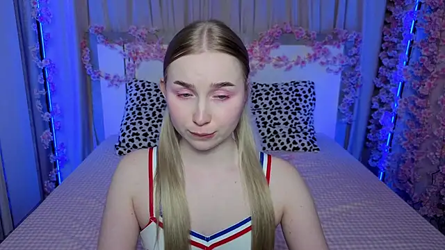 Snapshot of LilyStarlight chatting on April 11, 2026, 7:45 am LilyStarlight online show from April 11, 2026, 7:45 am