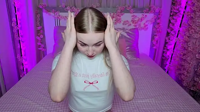 Snapshot of LilyStarlight chatting on June 3, 2026, 3:18 am LilyStarlight online show from June 3, 2026, 3:18 am