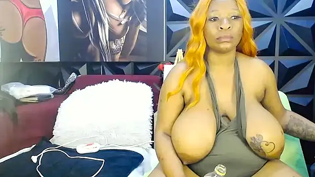 Ebonyfancyface online show from October 31, 2025, 2:52 am