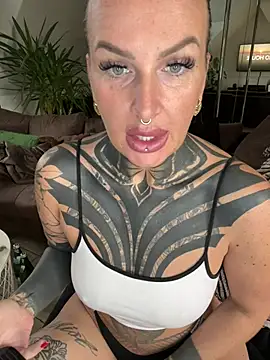 InkedBiitch online show from April 24, 2026, 6:37 am