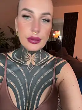 InkedBiitch online show from April 25, 2026, 5:43 am