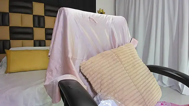 BarbieKano online show from November 30, 2025, 11:05 pm