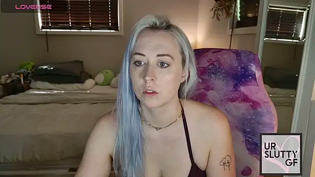 Snapshot of ursluttygf chatting on July 4, 2026, 3:27 pm ursluttygf online show from July 4, 2026, 3:27 pm