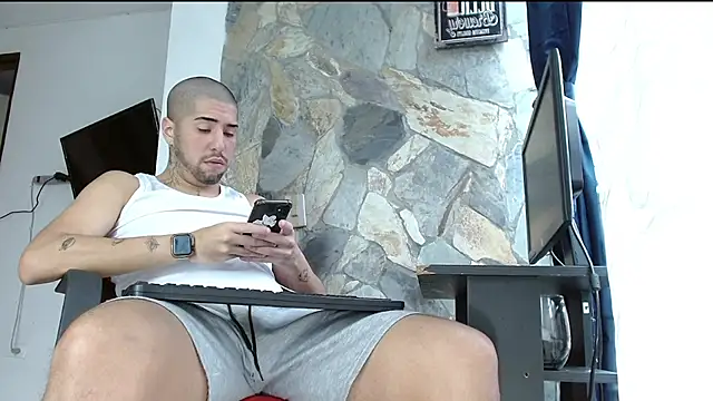 oscar22 cm online show from February 9, 2025, 4:40 pm