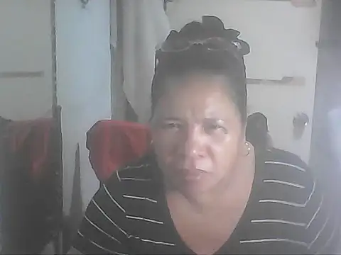 Snapshot of hotwet_mama4uxx chatting on October 12, 2025, 11:28 pm hotwet mama4uxx online show from October 12, 2025, 11:28 pm