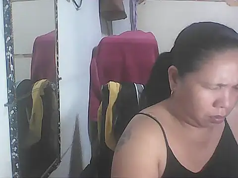 hotwet mama4uxx online show from February 3, 2026, 11:26 am