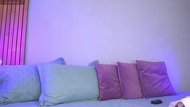 Snapshot of mia-reeves chatting on November 5, 2025, 6:11 pm mia-reeves online show from November 5, 2025, 6:11 pm