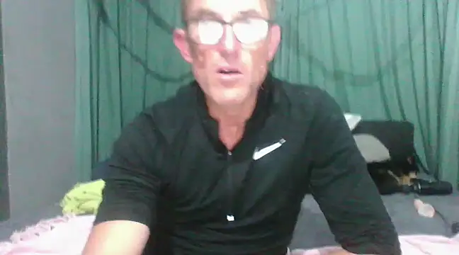 xykenrahxh online show from March 15, 2025, 4:32 pm