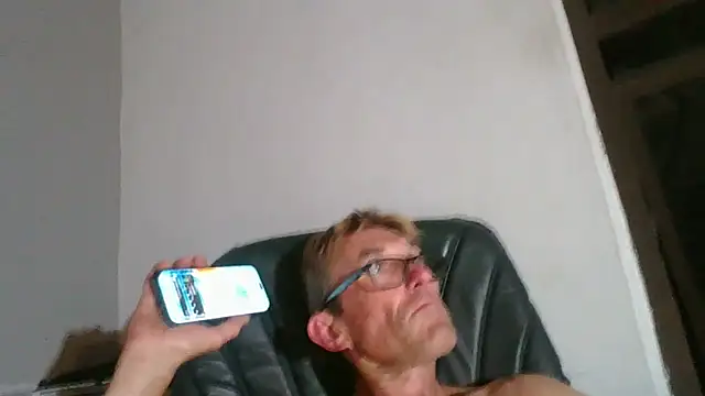 xykenrahxh online show from December 22, 2024, 9:09 pm