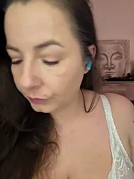 cristalines online show from April 11, 2026, 12:31 pm