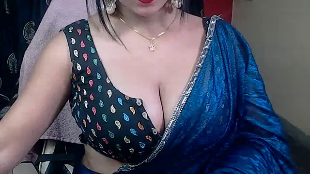 Snapshot of Naiaa-mylove chatting on January 15, 2025, 6:54 am Naiaa-mylove online show from January 15, 2025, 6:54 am