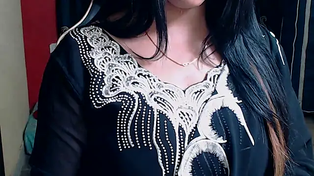 Naiaa-mylove online show from October 24, 2025, 7:51 am