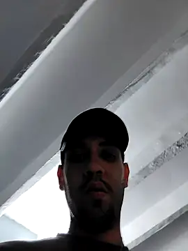 Snapshot of guyrick22 chatting on October 6, 2025, 9:59 pm guyrick22 online show from October 6, 2025, 9:59 pm