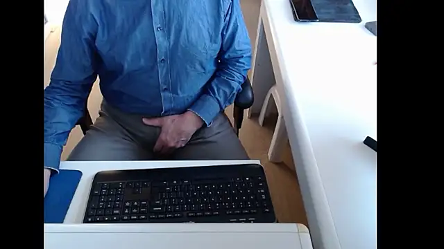 Snapshot of dutchpornking chatting on March 1, 2026, 7:41 am dutchpornking online show from March 1, 2026, 7:41 am